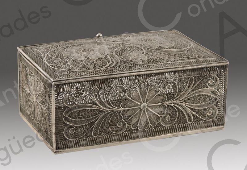 CAJITA DE PLATA - SIGLO XIX