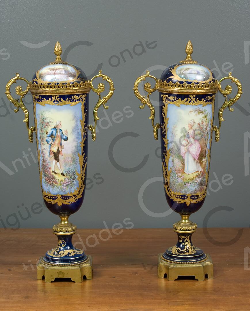 PAREJA JARRONES SEVRES 2 - SIGLO XVIII